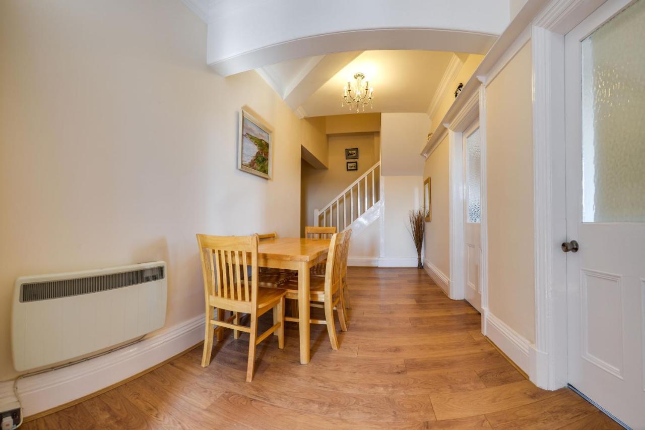 The Whitby Prospect, 2 Bed Apartment With Stunning Views, 2 Mins From Beach ภายนอก รูปภาพ